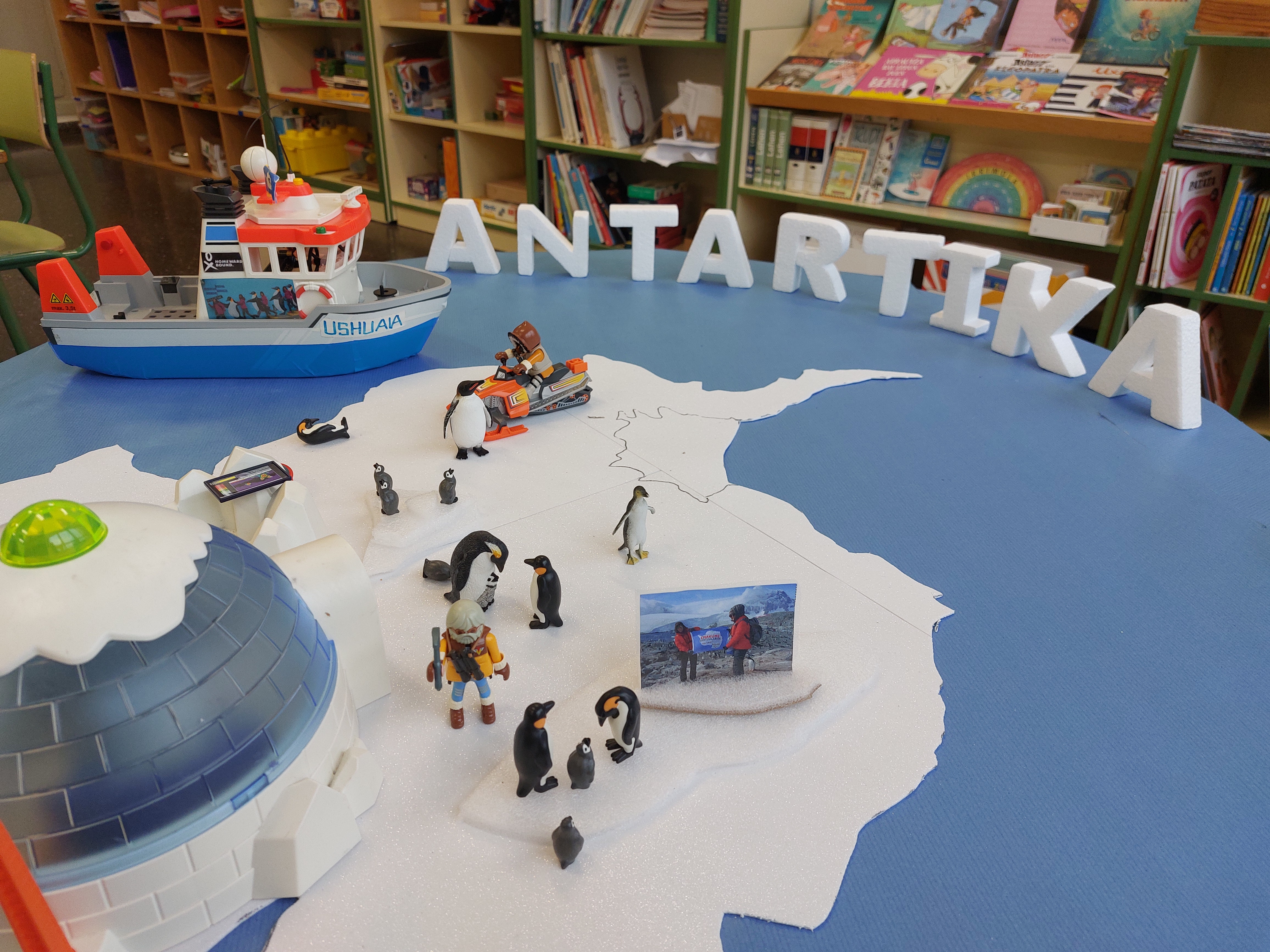 ANTARTIKAN IZAN GARA UXUA LOPEZEN ESKUTIK