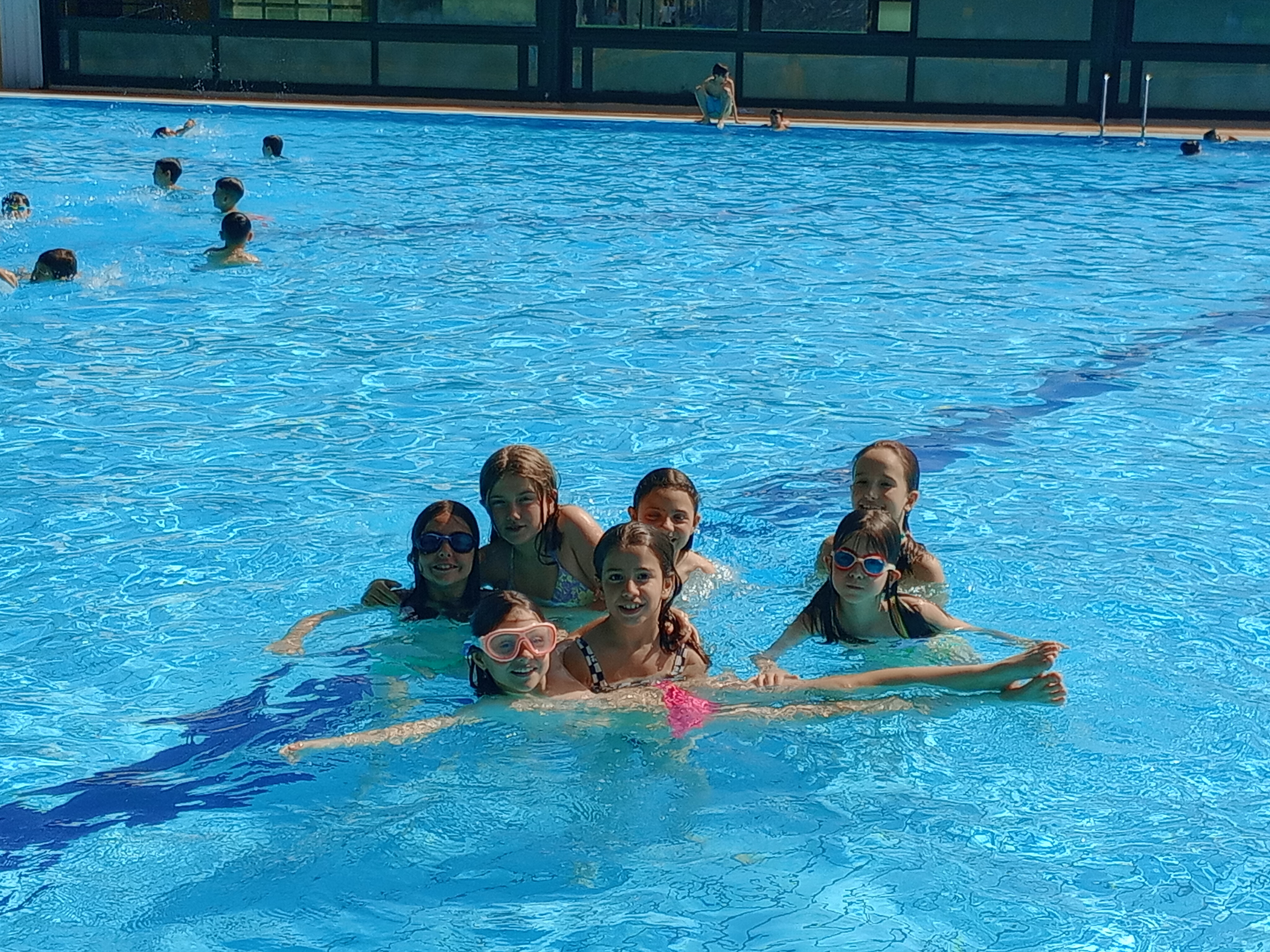 LH3 EN LA PISCINA